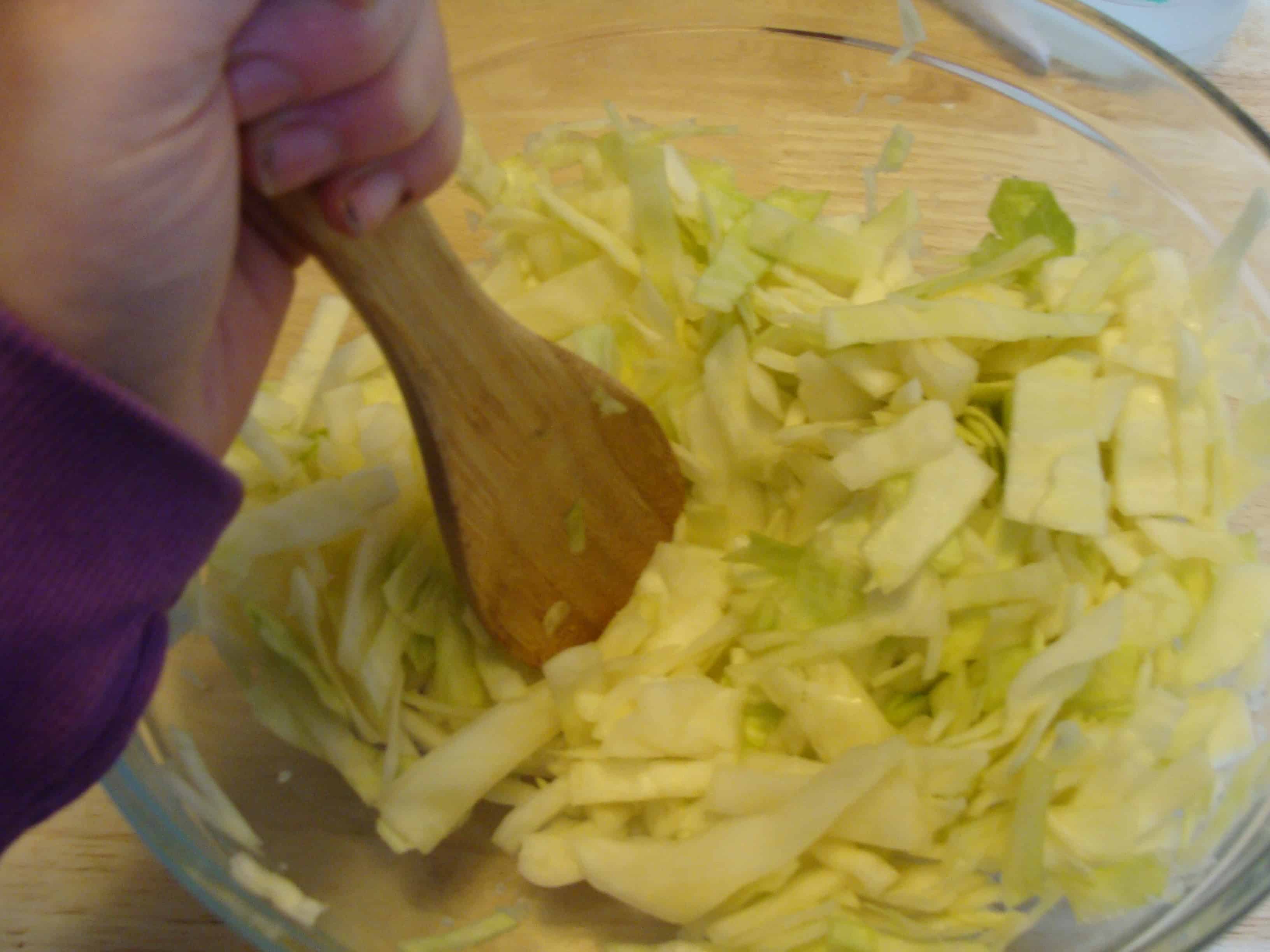 how to make sauerkraut