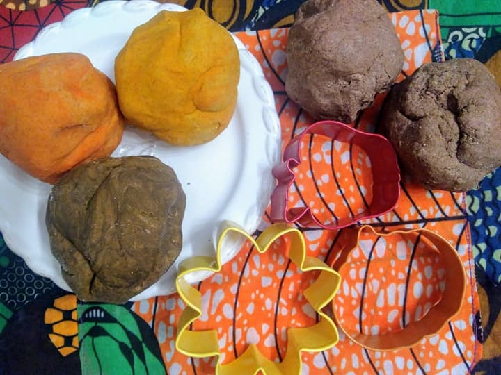 Cinnamon Scented Playdough and Fall Colors Playdough {2 Recipes!!)