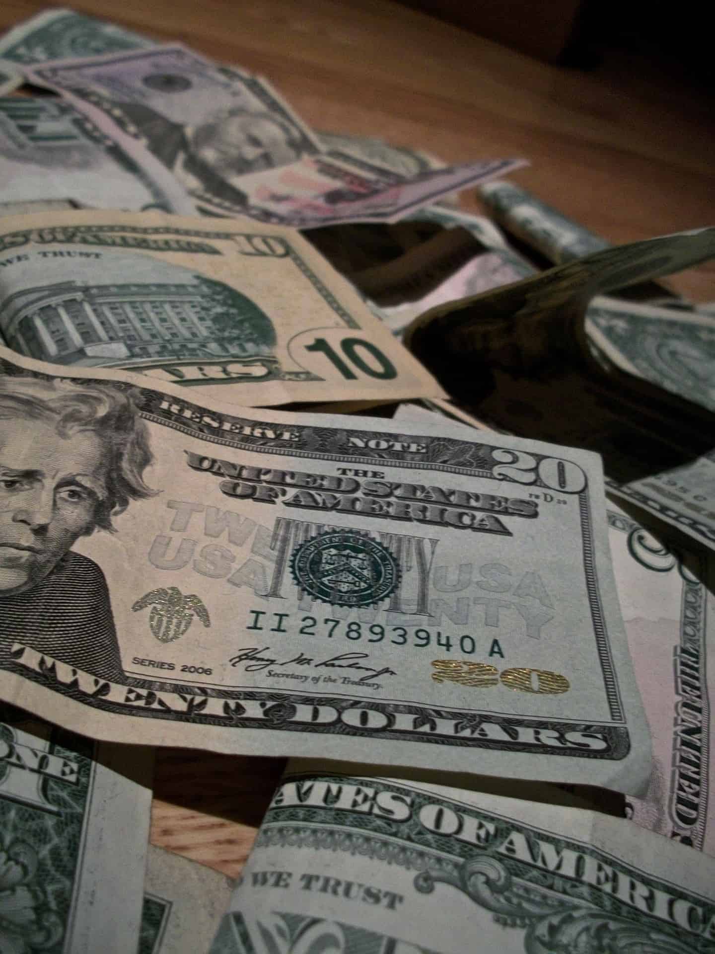 How to Save Money Every Month in Little Ways