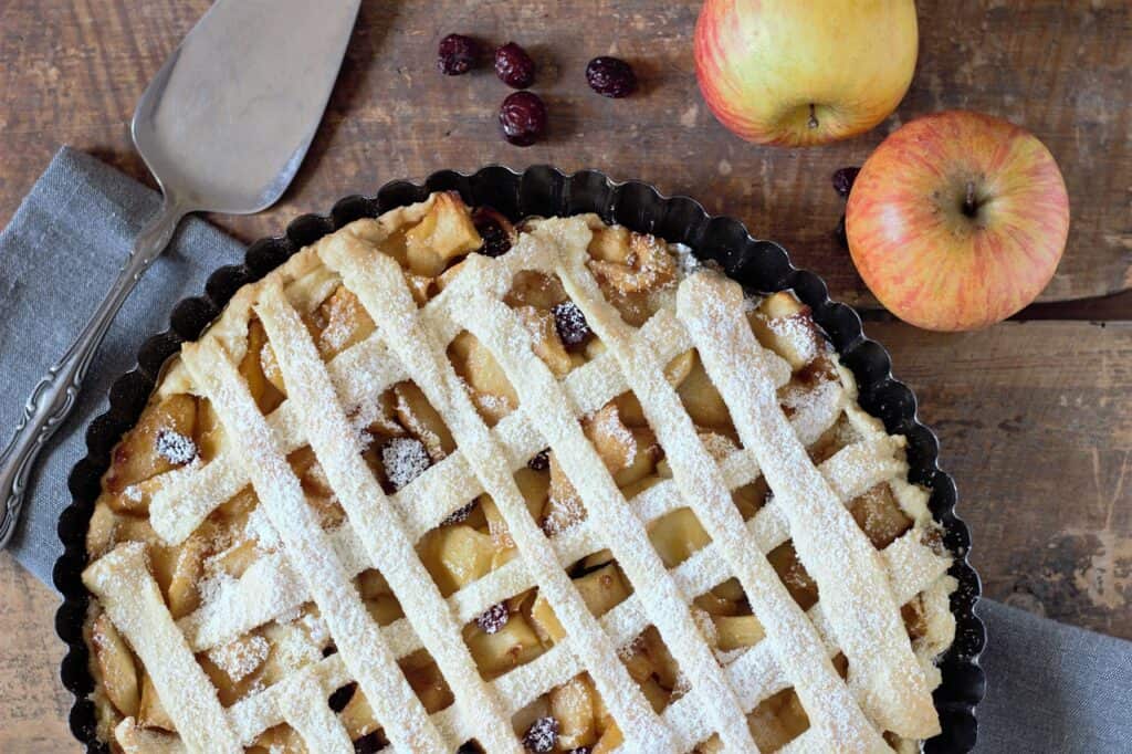 Make apple pie with too many apples