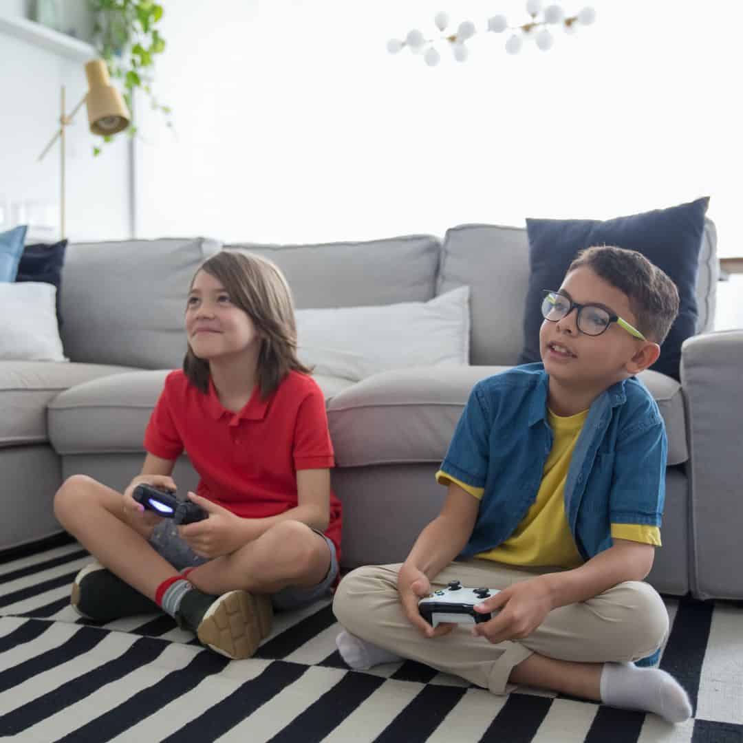 kids playing video games