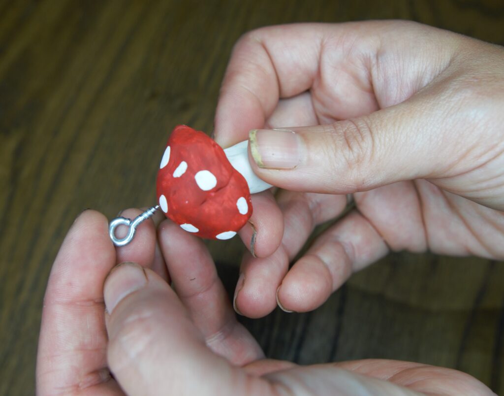 eye hook on mushroom