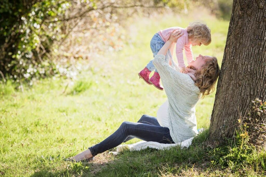 mom with child