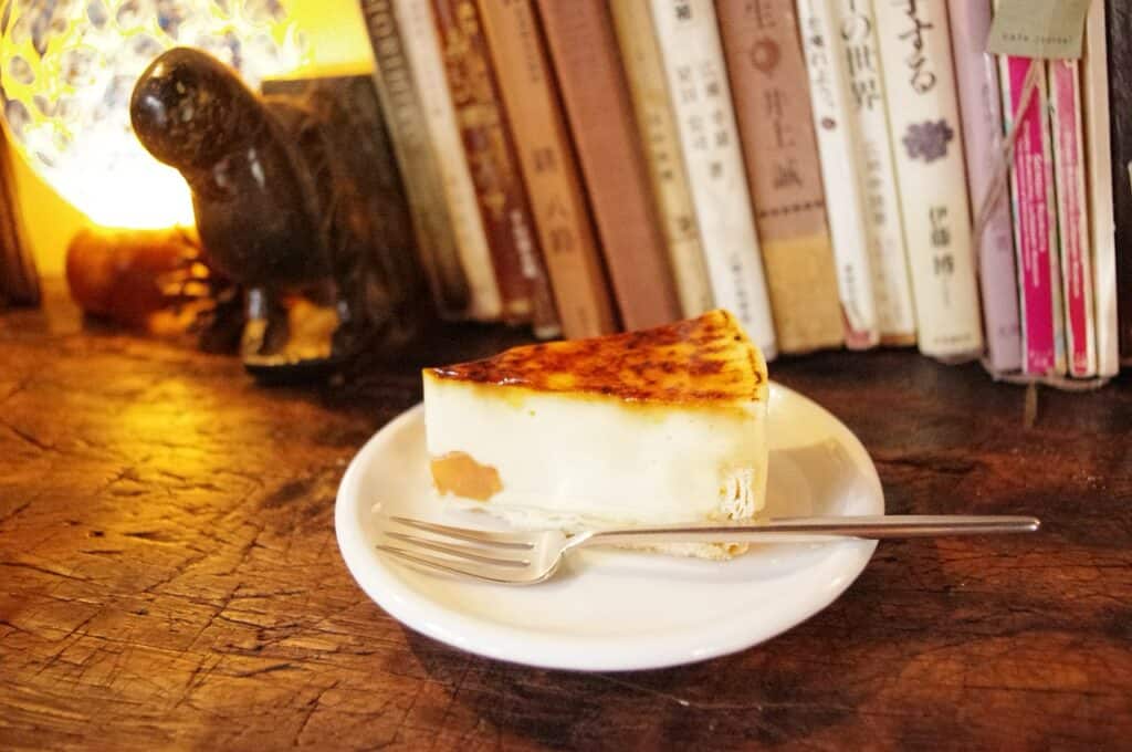 cheesecake and books