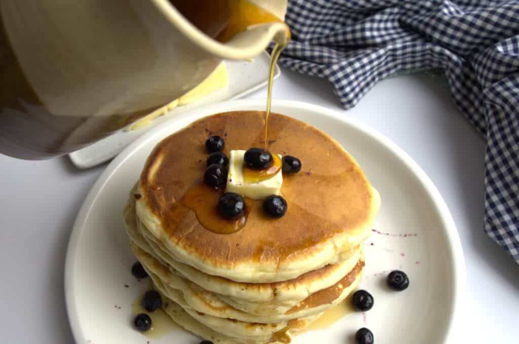pouring pancake syrup