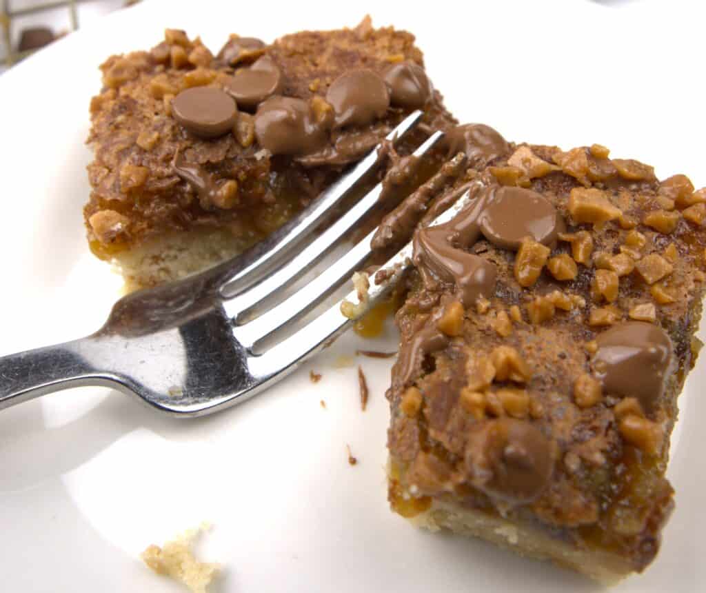 eating a buttertart square