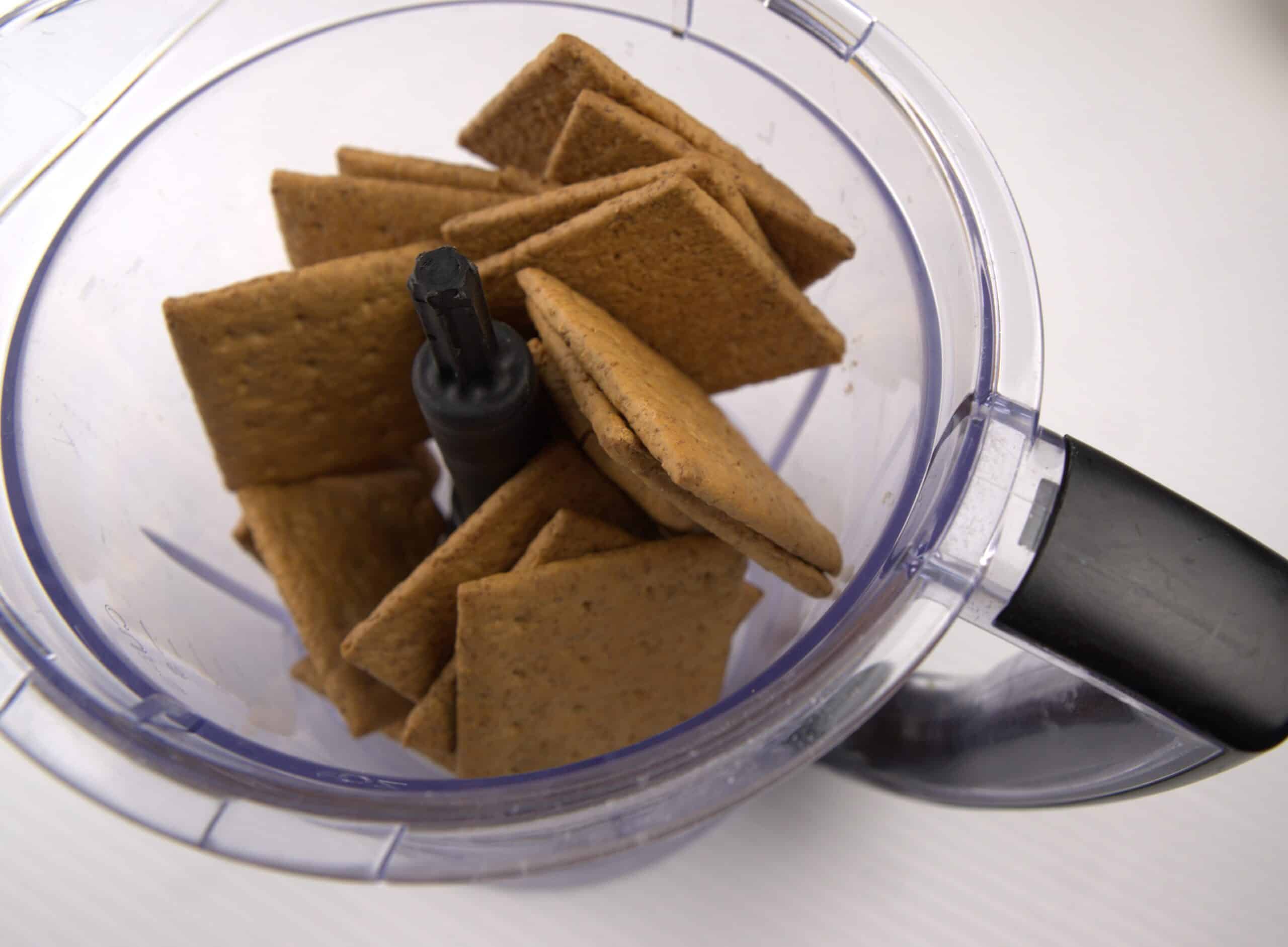 graham crackers in food processor