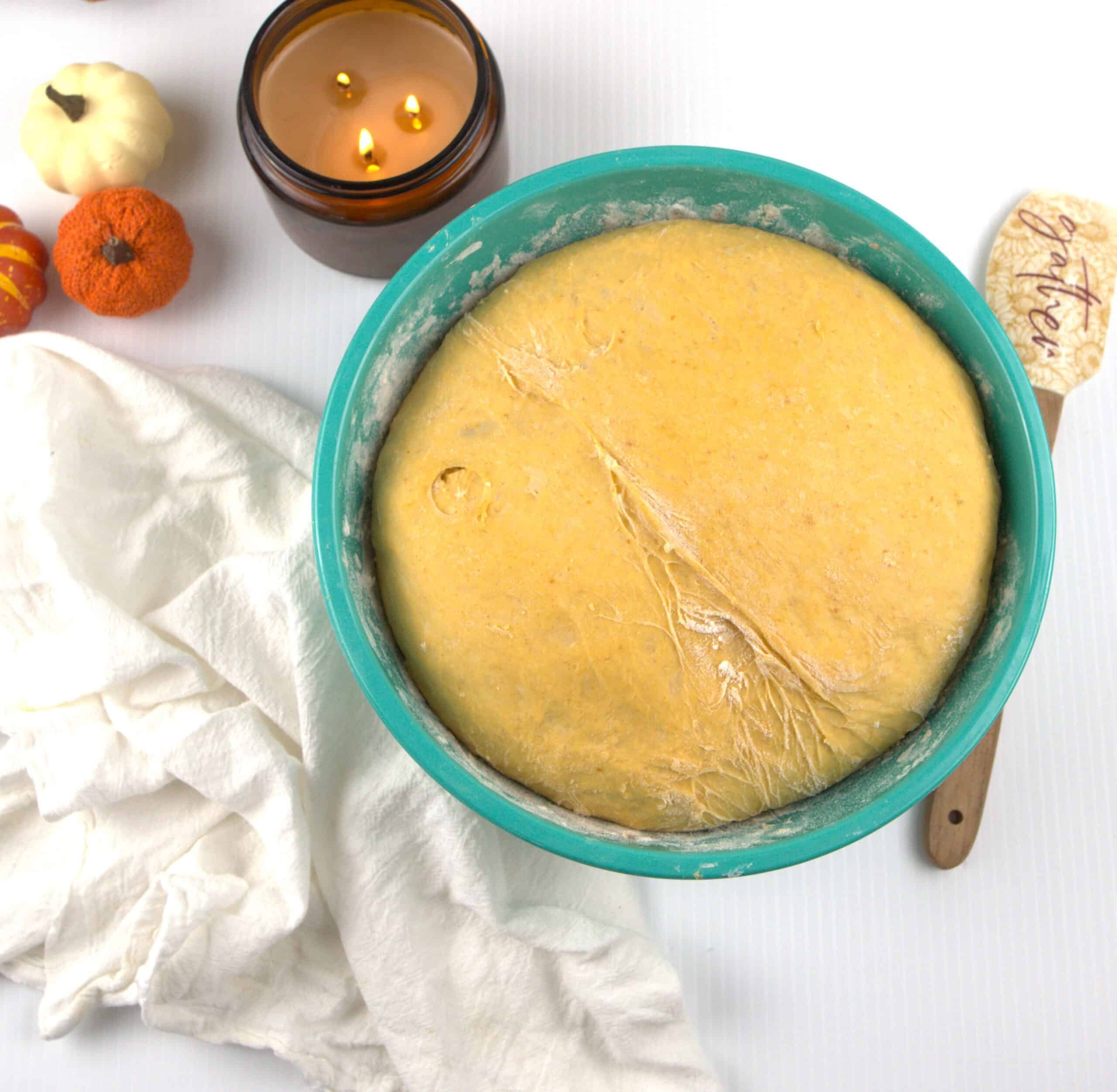 pumpkin cnnamon roll dough