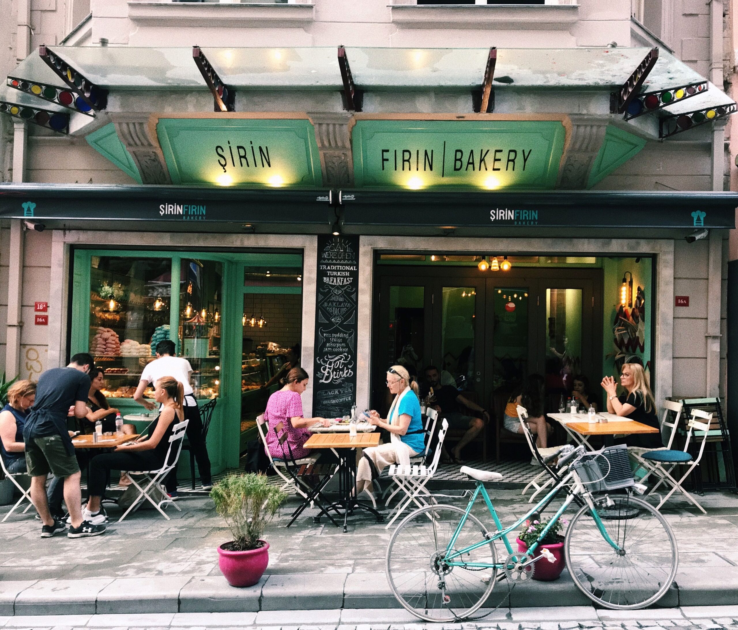 How to Find Great Local Cafés Without Breaking Your Budget